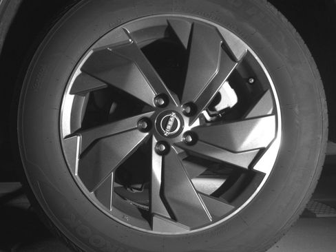 Used 2025 Nissan Rogue SV image 14