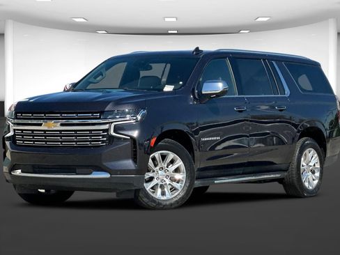 Used 2023 Chevrolet Suburban Premier image 2