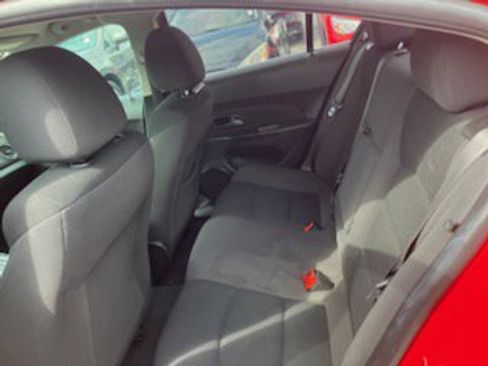 Used 2016 Chevrolet Cruze LT image 6