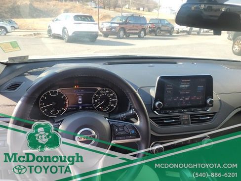 Used 2021 Nissan Altima 2.5 SV w/ SV Premium Package image 10