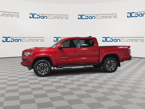 Used 2022 Toyota Tacoma TRD Sport image 6