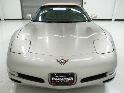 Used 2000 Chevrolet Corvette Convertible w/ Memory Pkg image 2