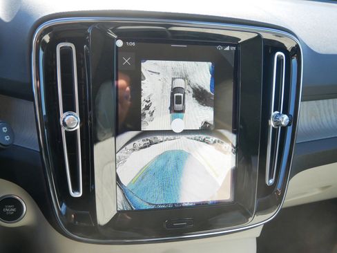 New 2026 Volvo XC90 B6 Ultra w/ Protection Package image 8