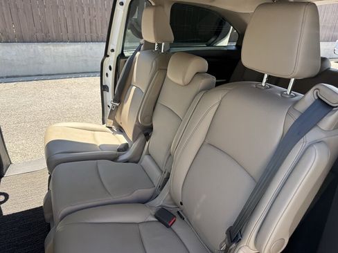 Used 2022 Honda Odyssey EX-L image 12