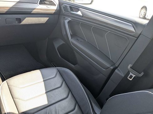 Used 2023 Volkswagen Tiguan SEL R-Line AWD/4WD image 19