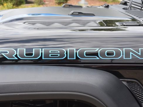 Used 2024 Jeep Wrangler Unlimited Rubicon 4xe w/ Technology Group AWD/4WD image 11