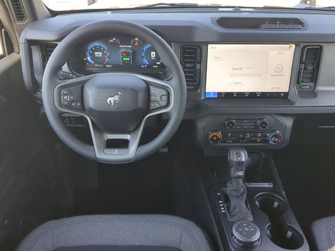 New 2025 Ford Bronco 4-Door image 14