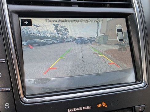 Used 2017 Lincoln MKX Reserve w/ Driver Assistance Package image 24