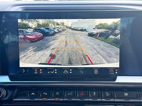 Used 2024 Chevrolet Silverado 1500 LTZ AWD/4WD image 15