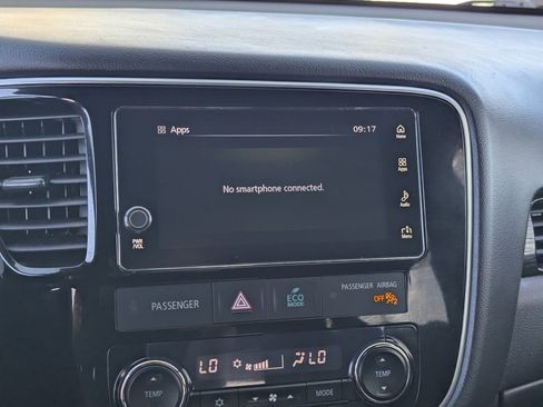 Used 2018 Mitsubishi Outlander LE image 20