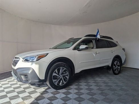 Certified 2020 Subaru Outback Limited image 4
