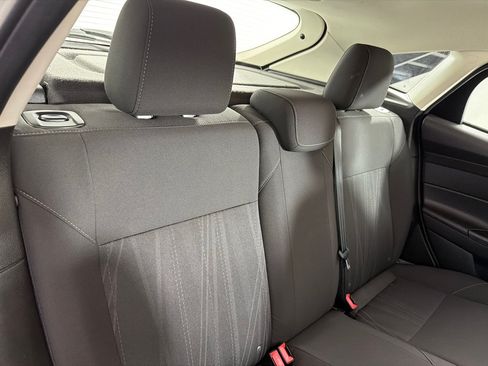 Used 2016 Ford Focus SE w/ SE Power Seat Package FWD image 21