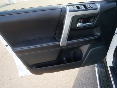 Used 2016 Toyota 4Runner SR5 Premium image 20