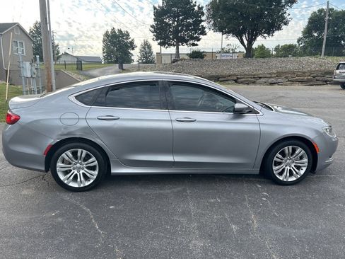Used 2015 Chrysler 200 Limited w/ Convenience Group FWD image 5