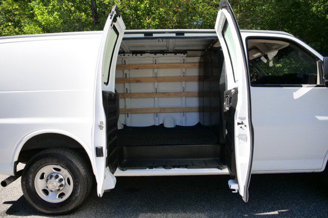 Used 2021 Chevrolet Express 2500 w/ Driver Convenience Package RWD image 3