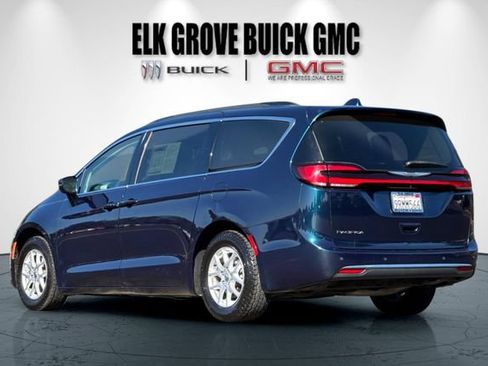 Used 2022 Chrysler Pacifica Touring-L FWD image 6