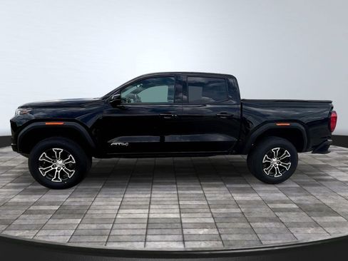 Used 2024 GMC Canyon AT4 w/ Technology Package AWD/4WD image 4