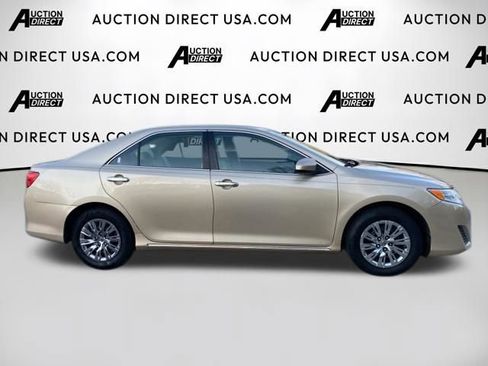 Used 2012 Toyota Camry LE FWD image 23