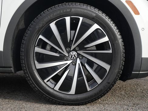 Used 2024 Volkswagen ID.4 S image 12