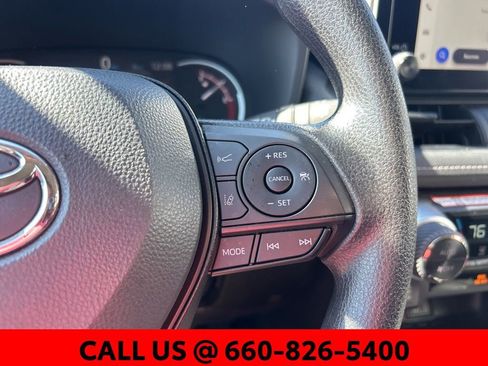 Used 2025 Toyota RAV4 XLE image 17