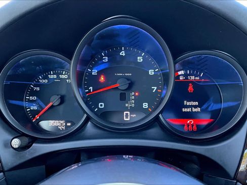 Used 2021 Porsche Macan w/ Premium Package AWD/4WD image 26