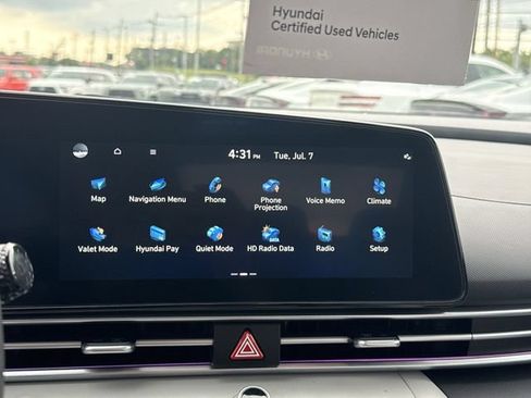 Certified 2024 Hyundai Elantra Limited FWD image 16