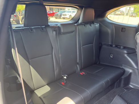 Used 2024 Toyota Highlander XSE FWD image 13