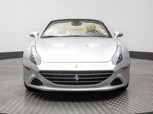Certified 2016 Ferrari California T image 10