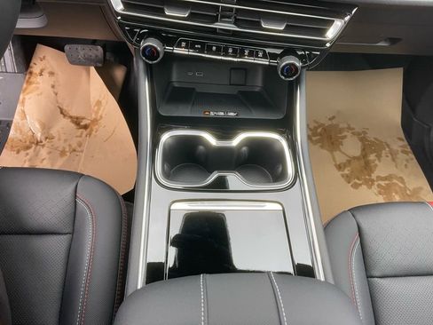 New 2026 Chevrolet Traverse RS w/ LPO, Floor Liner Package image 20