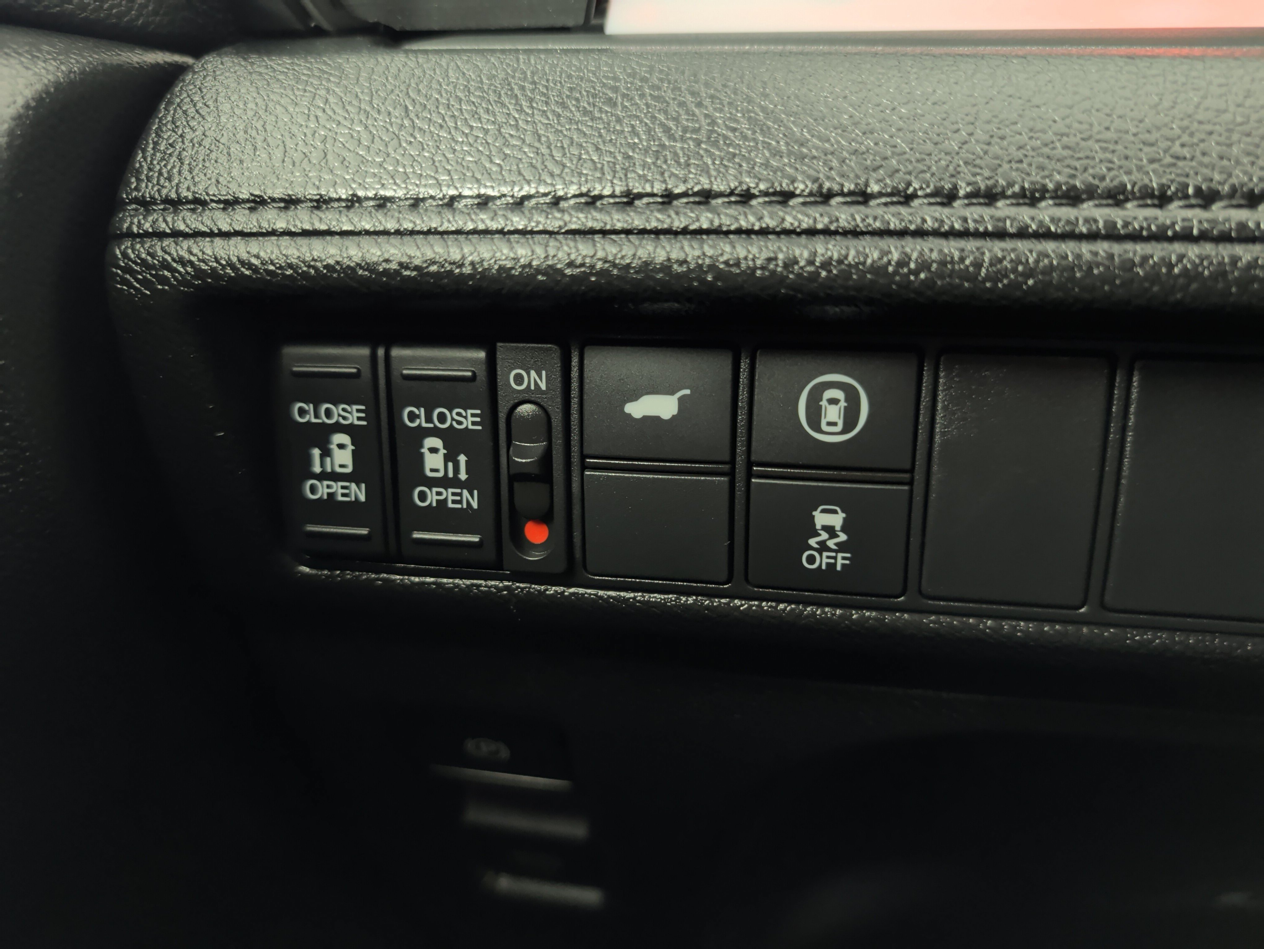 Certified 2023 Honda Odyssey Sport image 38