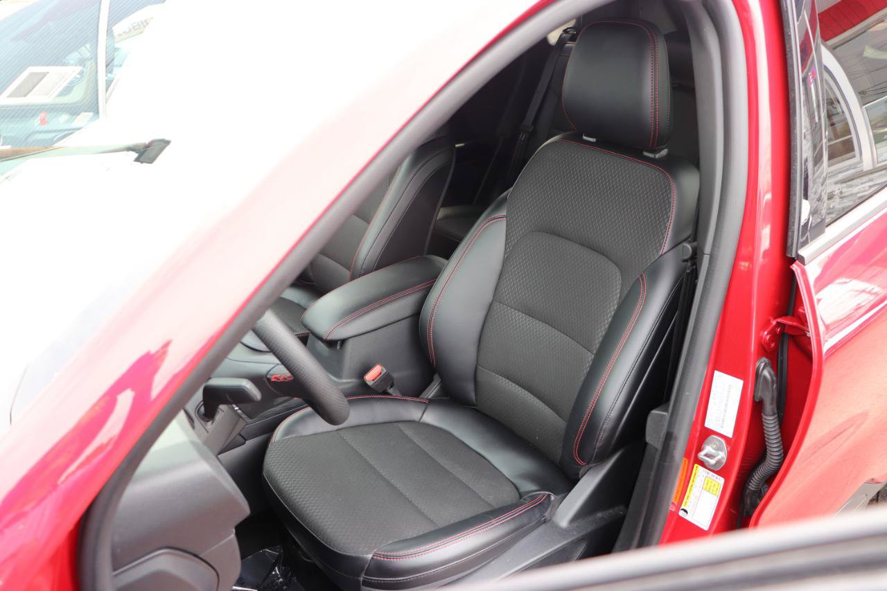 Used 2025 Ford Escape ST-Line Select AWD/4WD image 11