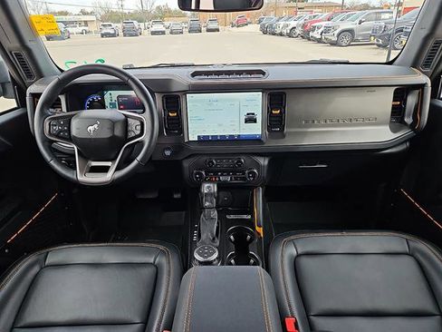 Used 2024 Ford Bronco Badlands image 10