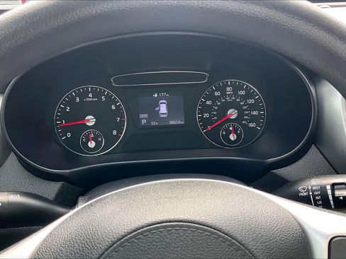 Used 2020 Kia Sorento LX FWD image 24
