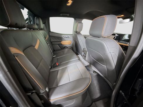 Used 2025 GMC Canyon AT4 w/ Nightfall Edition image 19