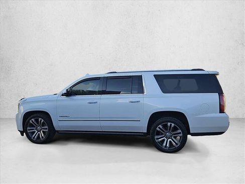 Used 2019 GMC Yukon XL Denali w/ Denali Ultimate Package AWD/4WD image 9