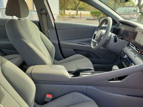 Used 2024 Hyundai Elantra SEL FWD image 34
