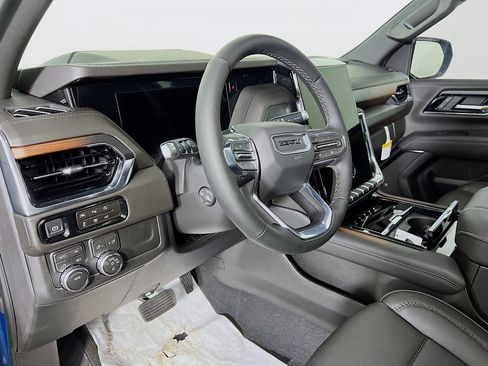 New 2026 GMC Yukon XL Denali w/ Sun & Power Step Package AWD/4WD image 8