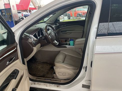 Used 2012 Cadillac SRX Luxury image 6