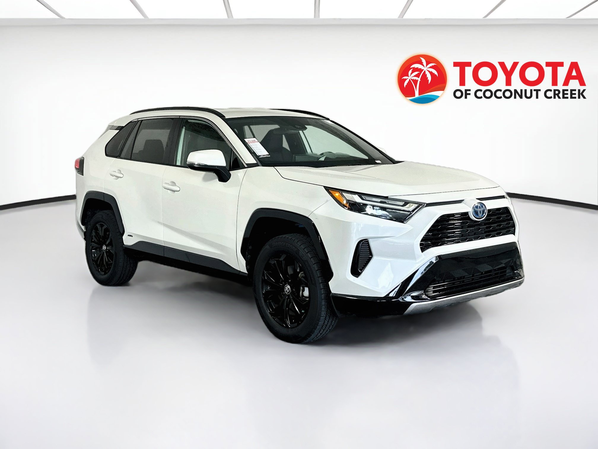 Certified 2022 Toyota RAV4 SE AWD/4WD image 1