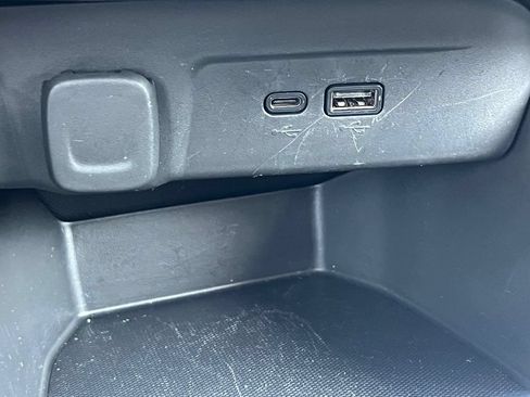 Used 2025 Chevrolet Trax LT FWD image 25