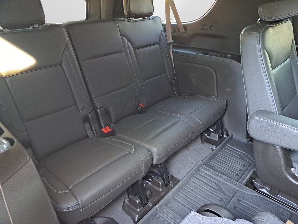 Used 2023 GMC Yukon XL Denali w/ Advanced Technology Package AWD/4WD image 13