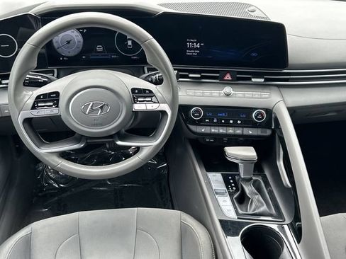 Certified 2023 Hyundai Elantra SEL w/ Convenience Package FWD image 22