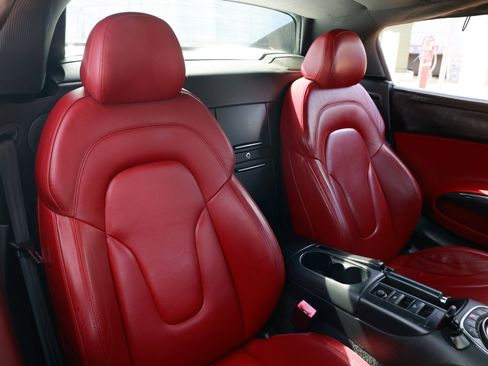 Used 2011 Audi R8 V10 image 11