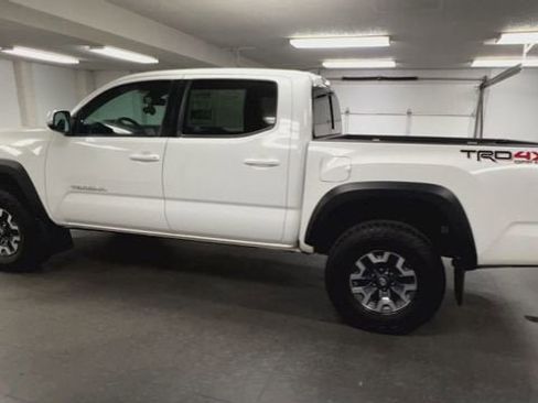 Used 2023 Toyota Tacoma TRD Off-Road image 6