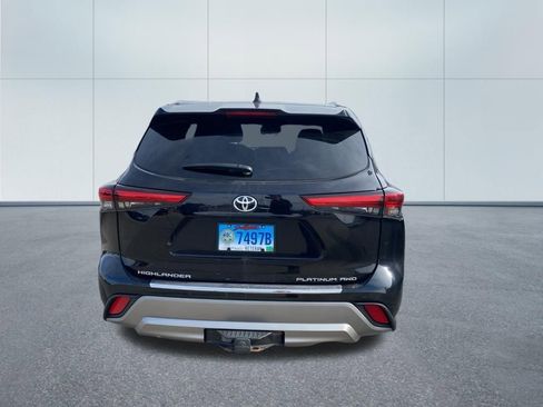 Used 2022 Toyota Highlander Platinum AWD/4WD image 5