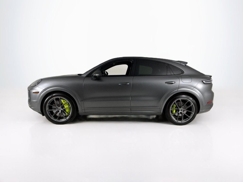 Used 2025 Porsche Cayenne Turbo AWD/4WD image 2