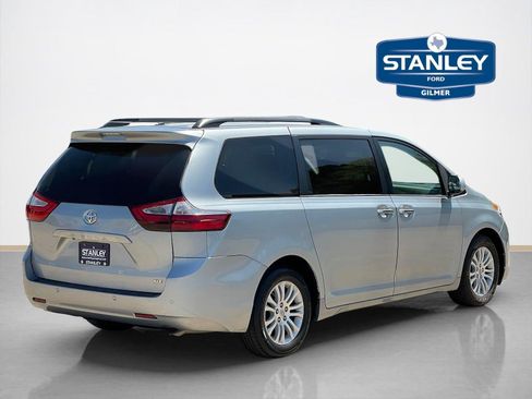 Used 2015 Toyota Sienna XLE Premium FWD image 12