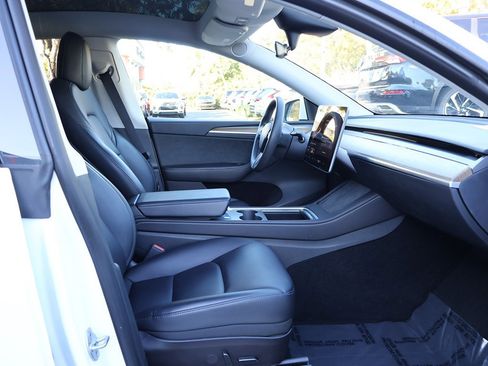 Used 2023 Tesla Model Y Long Range image 30