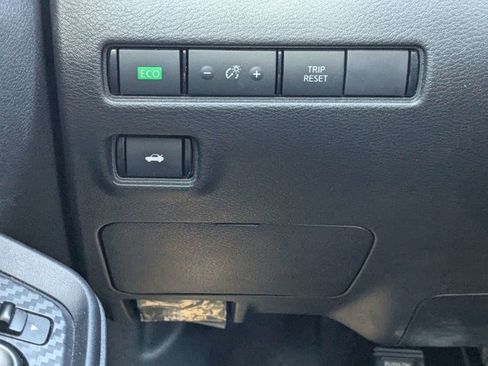 Certified 2024 Nissan Sentra SV image 21