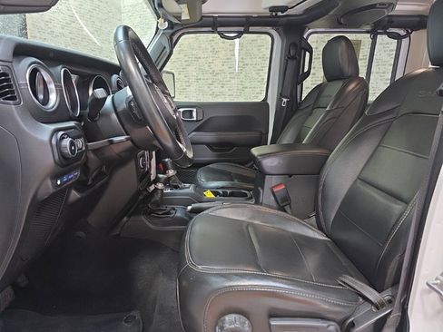 Used 2022 Jeep Wrangler Unlimited Sahara image 23